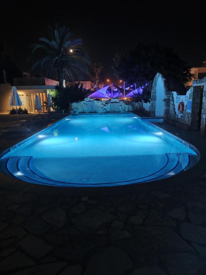 Dionysos Central بافوس المظهر الخارجي الصورة