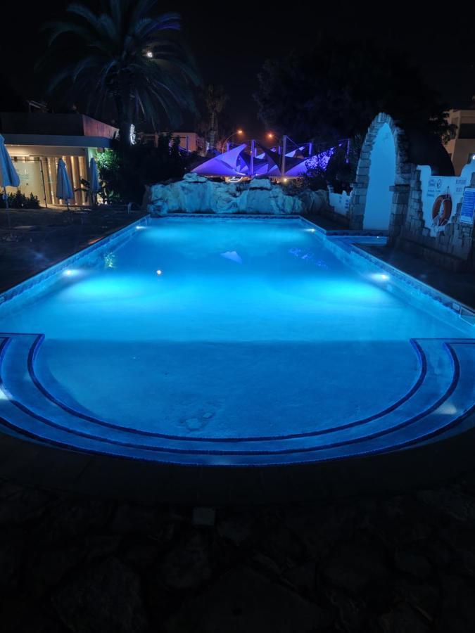 Dionysos Central بافوس المظهر الخارجي الصورة