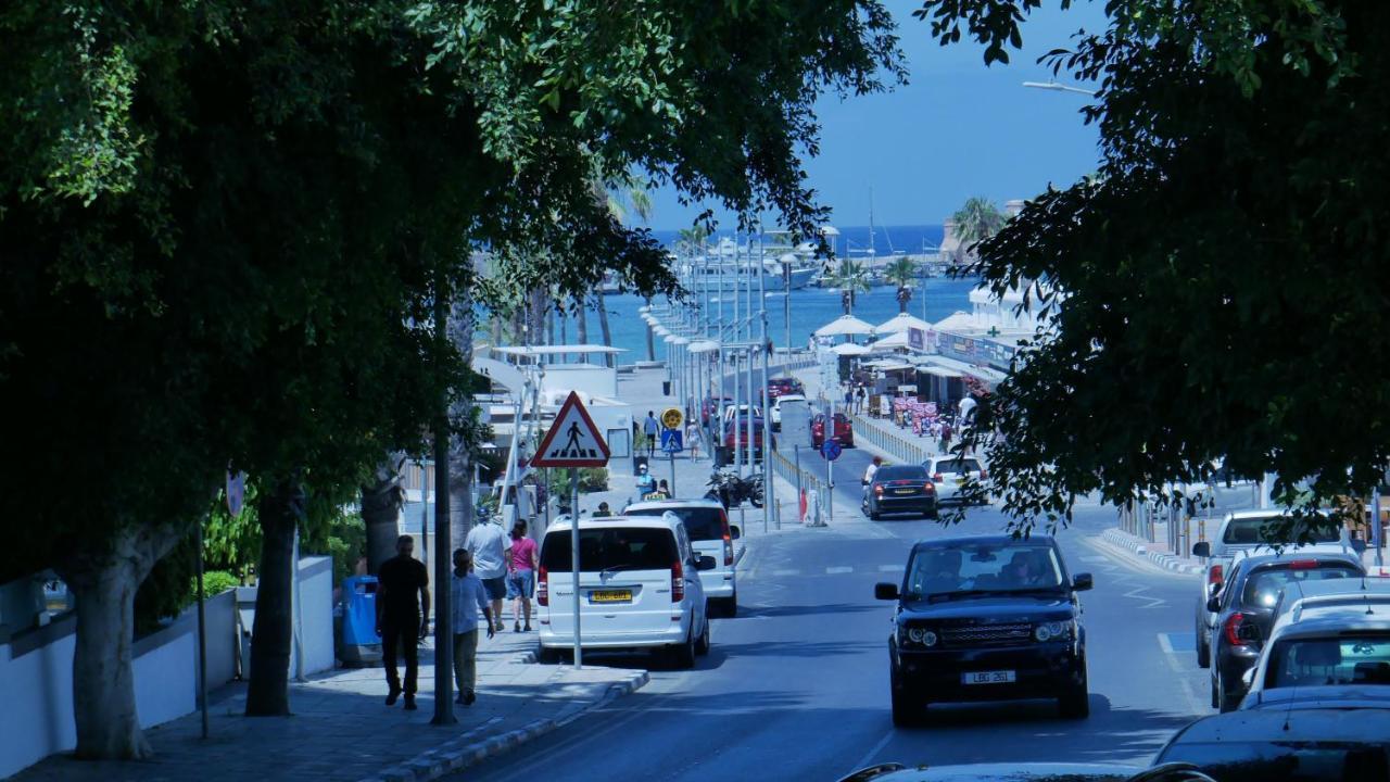 Dionysos Central بافوس المظهر الخارجي الصورة