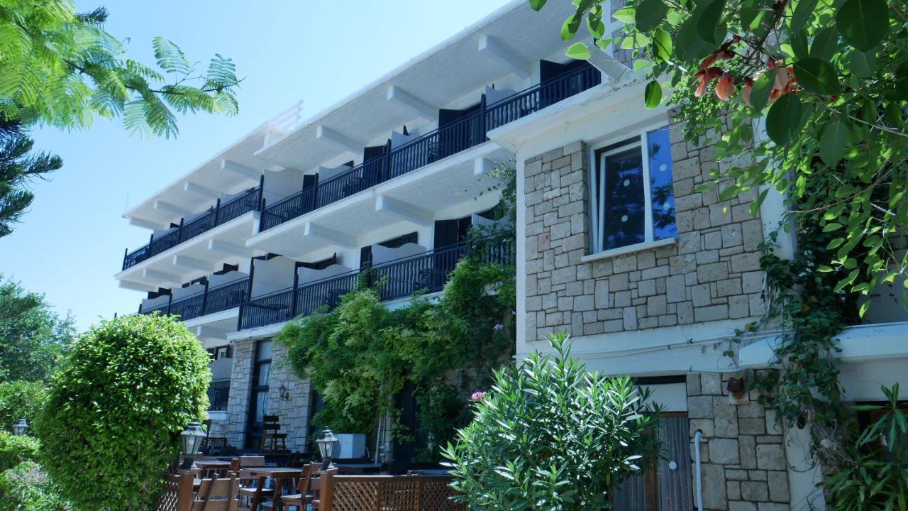 Dionysos Central بافوس المظهر الخارجي الصورة