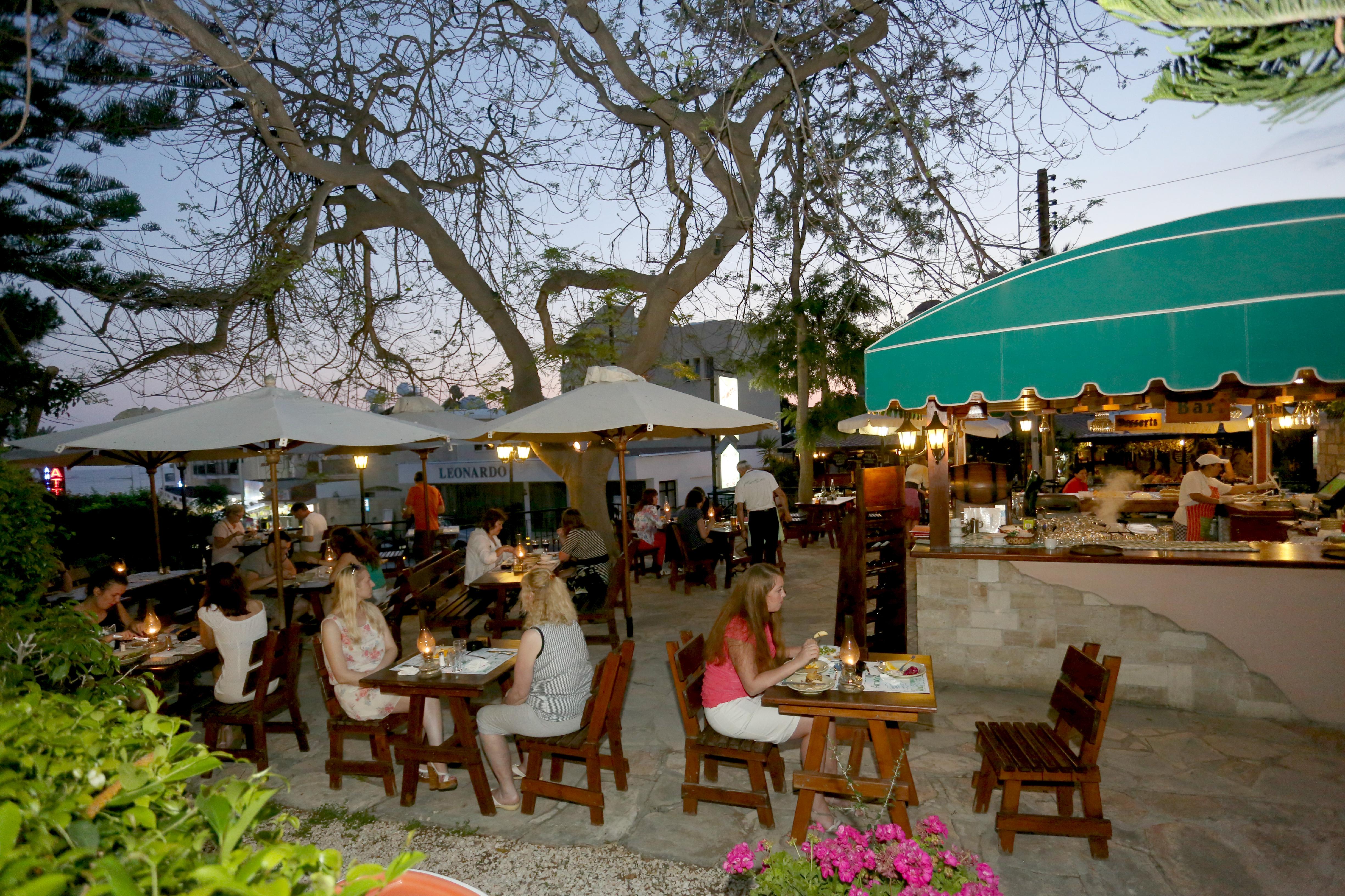 Dionysos Central بافوس المظهر الخارجي الصورة